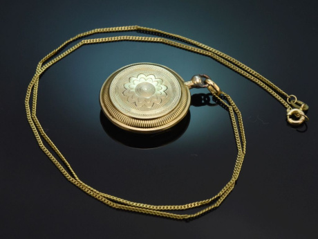 Um 1900! H&uuml;bscher Medaillon Anh&auml;nger mit Kette aus Gold 333
