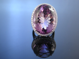 Funkelndes Highlight! Ring Weiss Gold 750 imposanter Amethyst Brillanten