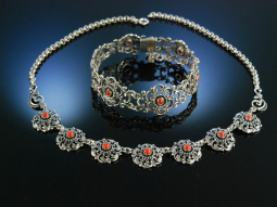 Charmantes Trachtenschmuck Set! Kette und Armband Silber Koralle um 1950