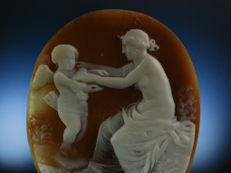 Gro&szlig;e Muschelkamee ungefasst Venus mit ihrem Sohn Amor Rom um 1860