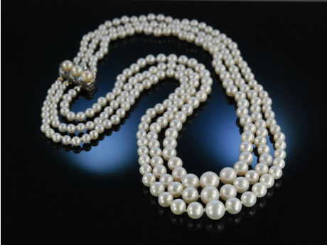 Feinstes Perlencollier Akoya 3reihig Weiß Gold 585 Saphire 