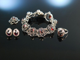 Fein zur Tracht! Kette Armband Ring und Ohrringe Granate Silber &Ouml;sterreich um 1950