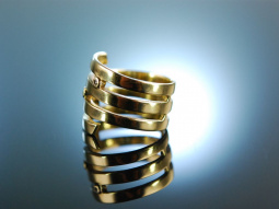 Funkelnde Spirale! Schicker Ring Gold 333 mit 3 Diamanten
