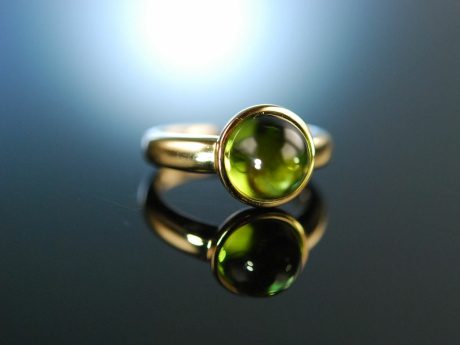 Grasgr&uuml;n! Sch&ouml;ner klassischer Ring Gold 750 Peridot