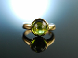 Grasgr&uuml;n! Sch&ouml;ner klassischer Ring Gold 750 Peridot