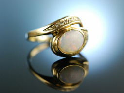 Regenbogen Schimmer! Sch&ouml;ner Ring Gold 585 Opal Diamanten