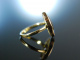 Um 1900! H&uuml;bscher Ring mit Porzellan Miniatur einer jungen Dame Gold 333