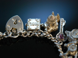 England um 1970! Bettelarmband 21 Charms Bracelet Silber