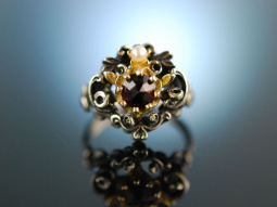 H&uuml;bsch zum Dirndl! Trachten Ring Silber teils vergoldet Granat und Perle um 1950