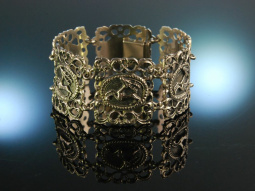 To hunting and traditional costume! Bracelet Jumping Stag...