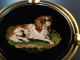 King Charles Spaniel! Antike Mikromosaik Brosche mit Hund um 1860 vergoldet