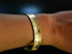 Um 1950! Sch&ouml;ner Armreif Gold 585 floral graviert