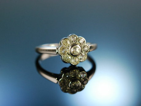 Be mine! Antiker Verlobungs Diamant Daisy Ring Wei&szlig; Gold 585