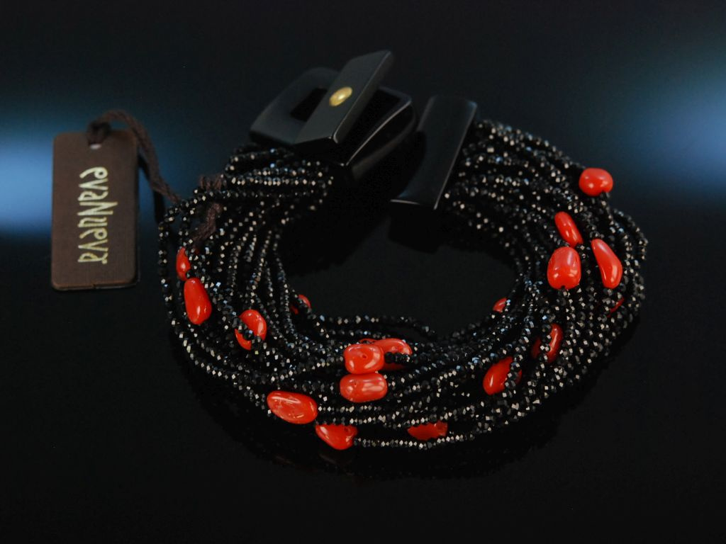 Italian Style! Eva Nueva Armband 28reihig Koralle schwarzer Spinell B,  599,00 €