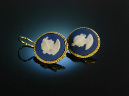 So gorgeous! Sch&ouml;ne Wedgwood Blue Jasper Ohrringe um...