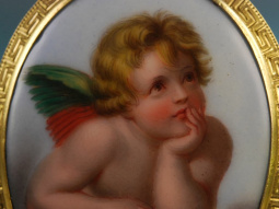 Raffaels Putto um 1890! Sch&ouml;ne Porzellan Brosche Miniatur Malerei Metall vergoldet