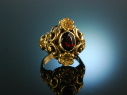 Zu Tracht und Dirndl! Gro&szlig;er Ring Silber vergoldet Email Granat um 1910