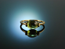 Tender Green! Zarter Ring Gold 750 Peridot Cabochon Diamanten