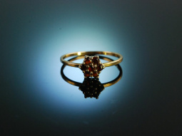 Delicate blossom to the costume! Fine ring gold 333...