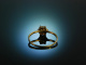 Delicate blossom to the costume! Fine ring gold 333 garnet around 1930