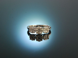 Say yes! Wundervoller Verlobungs Engagement Ring Gold 750 Diamanten zus. 0,9 ct