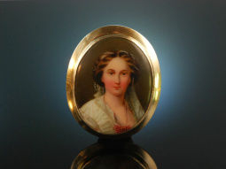 Tsarina Maria Alexandrovna! Porcelain brooch around 1900...