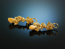 To costume and hunting! Beautiful Grandl earclips around...