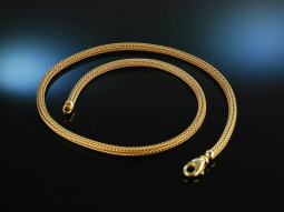 Around 1990 and timelessly beautiful! Quality Gold 585...