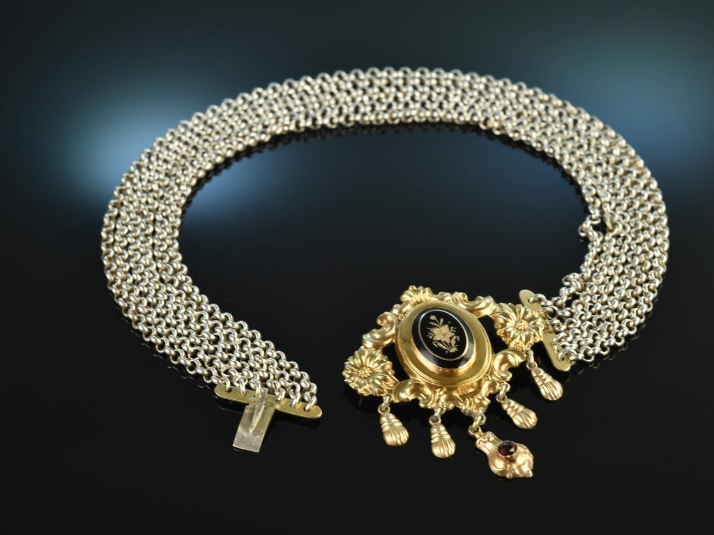 https://www.halsbandaffaire.de/Oesterreichum-1850-Historische-Trachten-Kropfkette-Schaumgold-Silber-6reihig