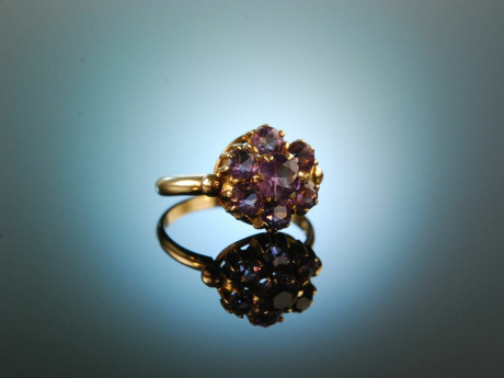 London 1961! H&uuml;bscher Daisy Ring Gold 375 Amethyste