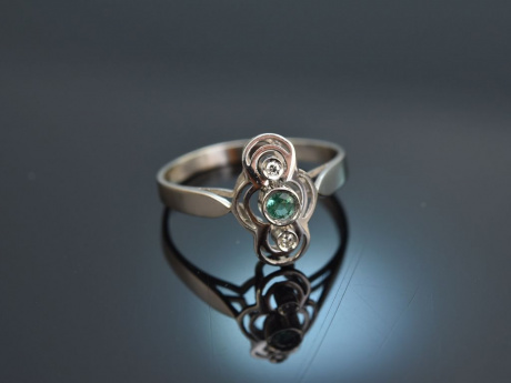 Um 1950! H&uuml;bscher Verlobungs Ring Wei&szlig;gold 585 Smaragd Diamanten