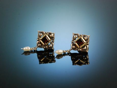 Vienna around 1950! Sweet pair of traditional costumes Dirndl earrings silver gold plated garnet beads