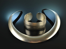 Around 1975! Cool chic vintage set necklace and bangle...