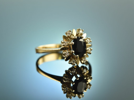 Around 1970! Elegant Vintage Engagement Ring Sapphire Diamonds Gold 585