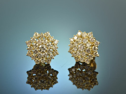 Timelessly elegant! Dream earrings diamonds 1,9 ct gold 750