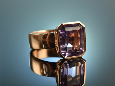 Delicate Violet! Eleganter Ring Amethyst ca. 5,6 ct Rot Gold 750