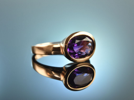 Pretty Purple! Schlichter stilvoller Ring Amethyst Rot Gold 750