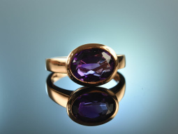 Pretty Purple! Schlichter stilvoller Ring Amethyst Rot Gold 750