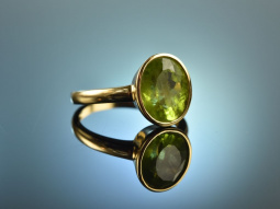 Pretty Green! Schlichter stilvoller Ring Peridot Gelb Gold 750